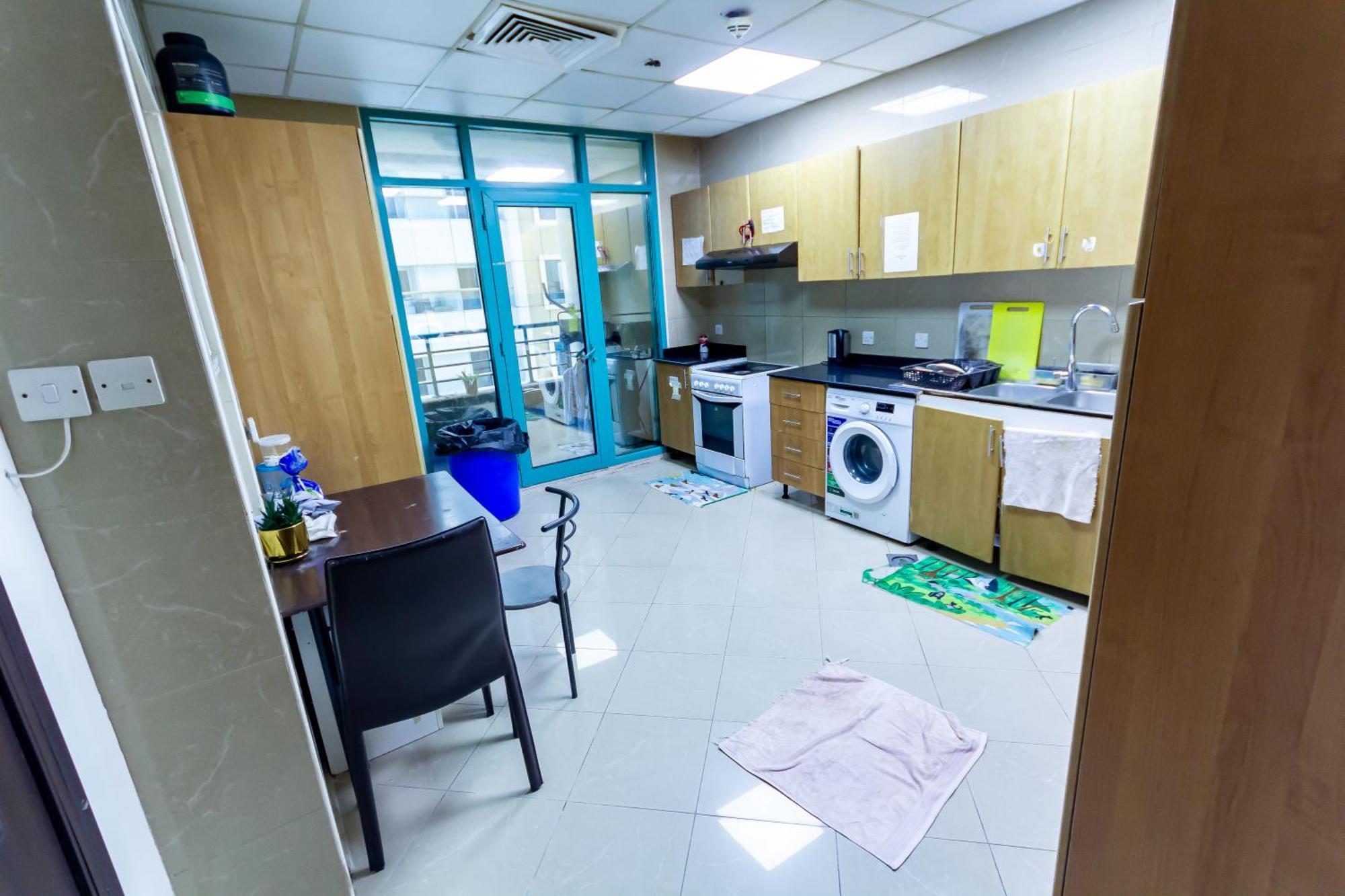 Small Budget Rooms For 'Girls' Only In Dubai, Marina Exterior foto