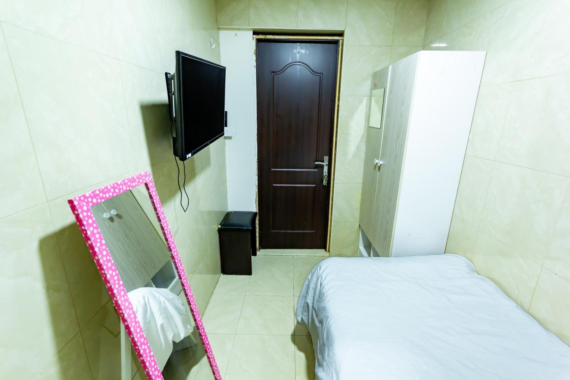 Small Budget Rooms For 'Girls' Only In Dubai, Marina Exterior foto