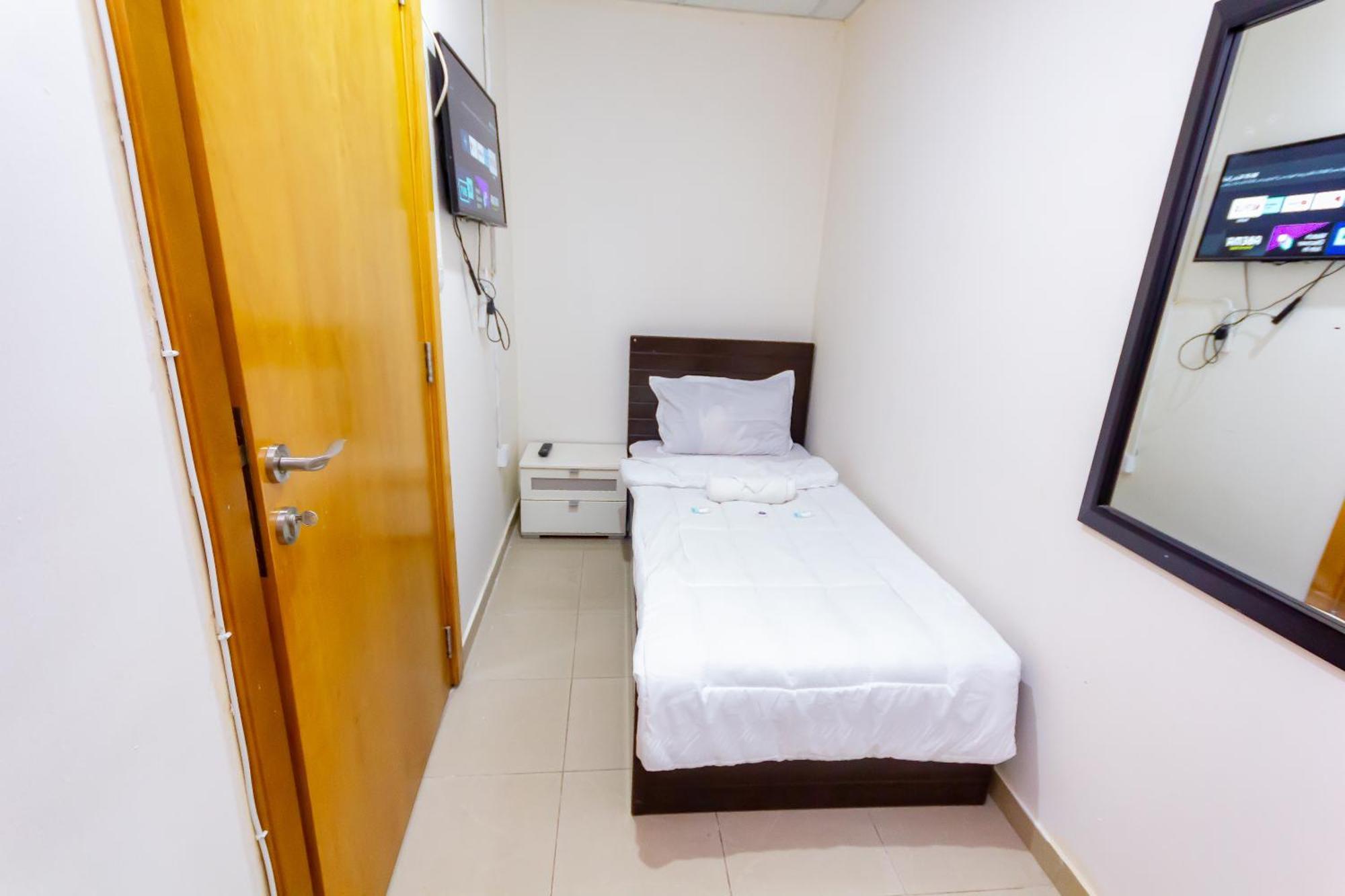 Small Budget Rooms For 'Girls' Only In Dubai, Marina Exterior foto