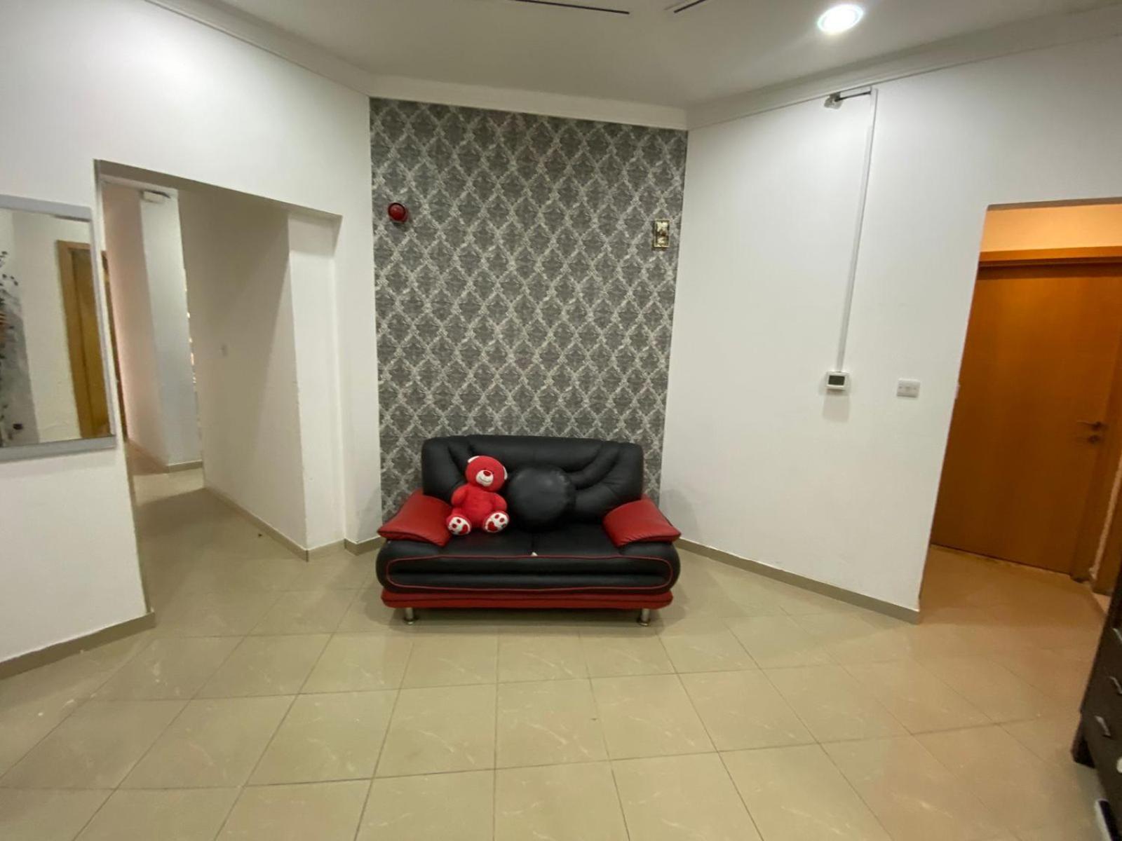 Small Budget Rooms For 'Girls' Only In Dubai, Marina Exterior foto