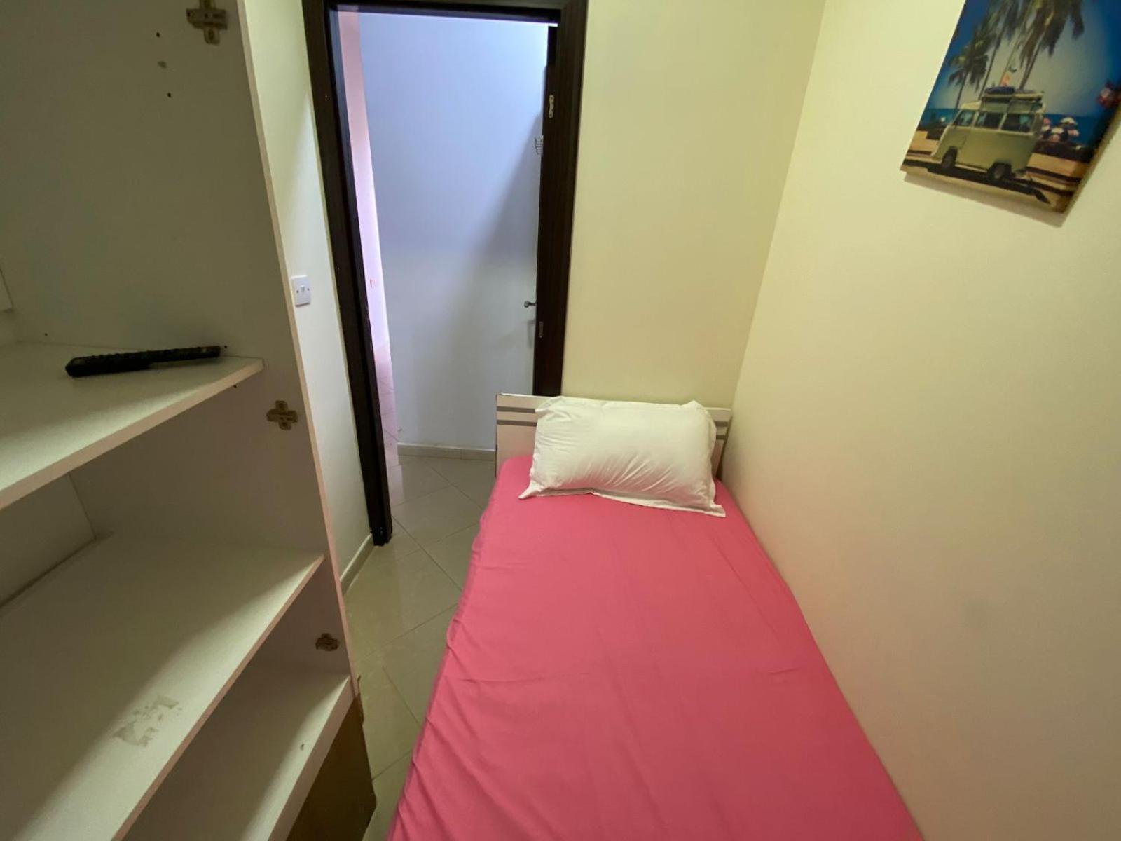 Small Budget Rooms For 'Girls' Only In Dubai, Marina Exterior foto
