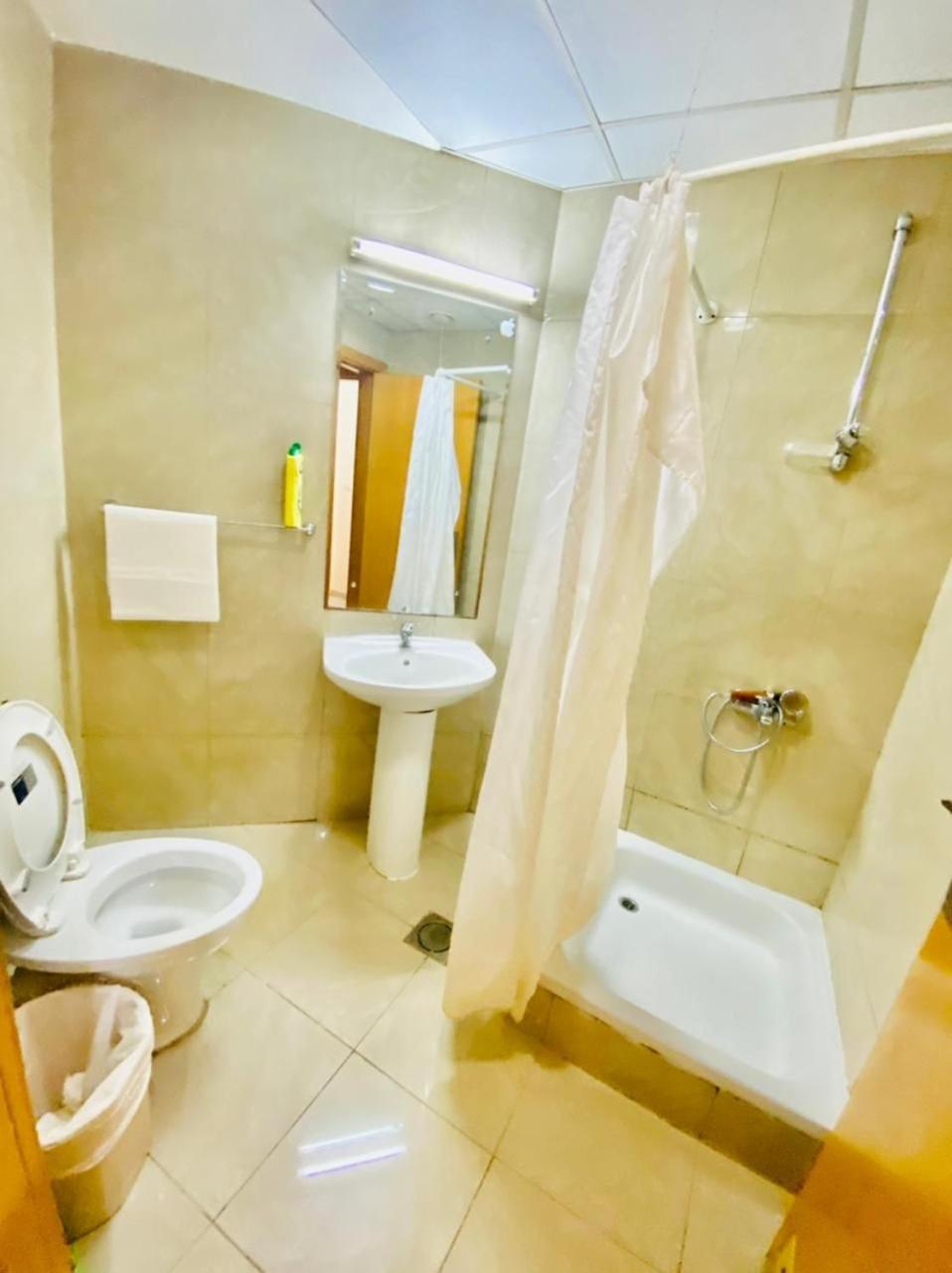 Small Budget Rooms For 'Girls' Only In Dubai, Marina Exterior foto