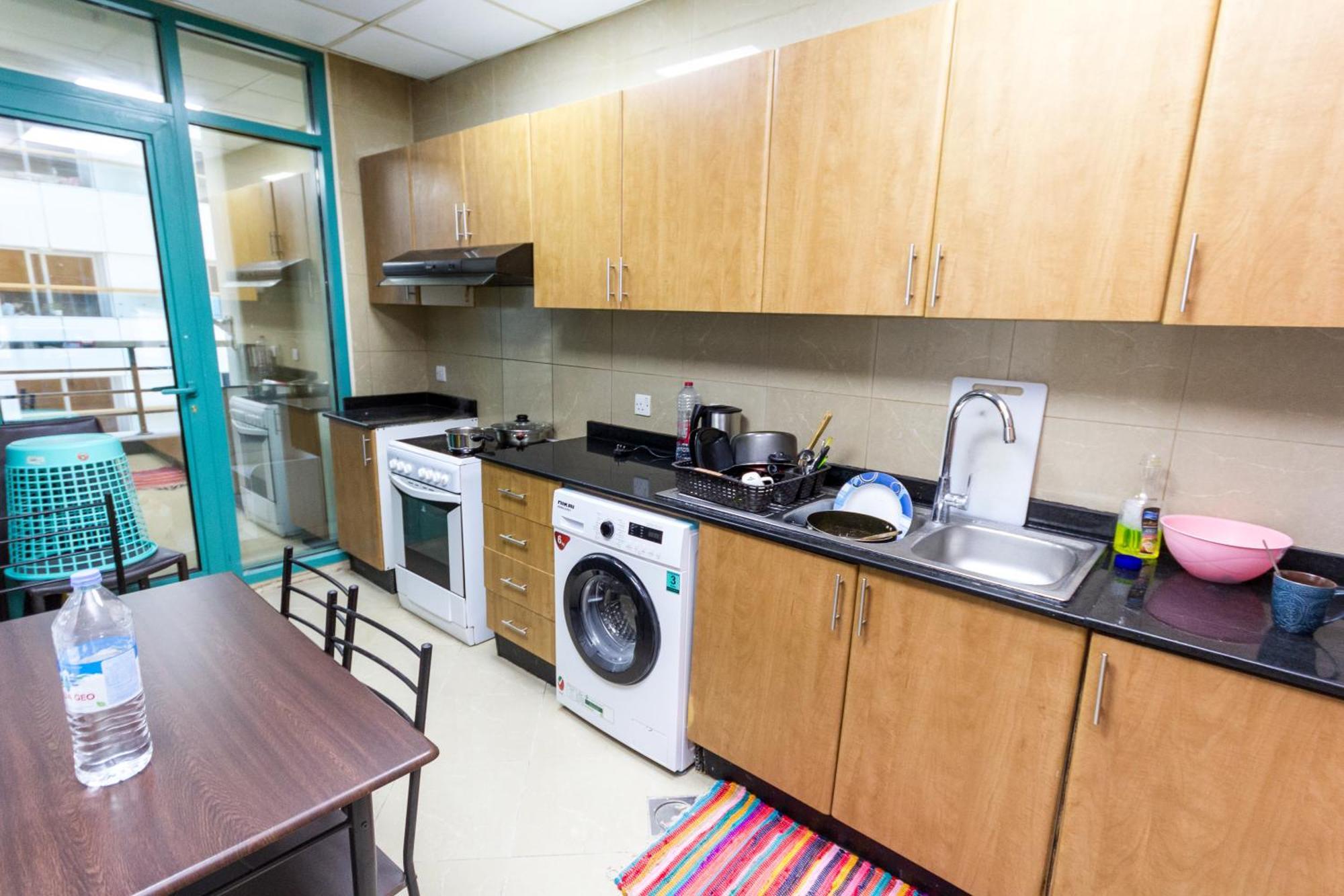 Small Budget Rooms For 'Girls' Only In Dubai, Marina Exterior foto